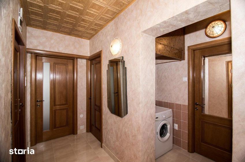 Apartament cu 3 camere, mobilat în Calea București
