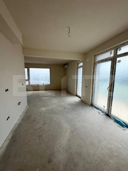 Duplex cu 5 camere cu Canalizare în Dâmbul Rotund