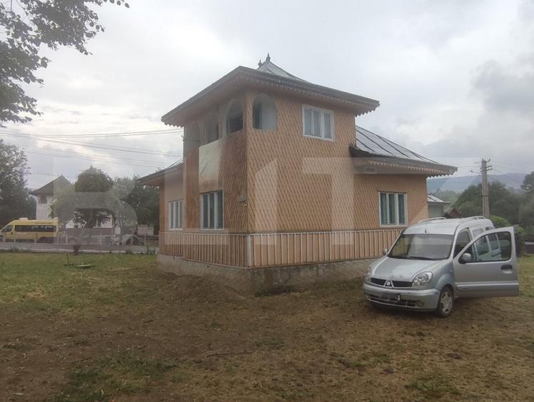 Casă cu 4 camere cu Teren 2610 Mp în Central