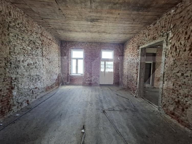 Spațiu comercial, de 244 mp, în Ardud