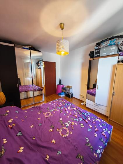 Apartament cu 2 camere semidecomandat în Berceni