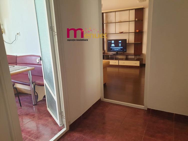 Apartament cu 2 camere în Piața Veche