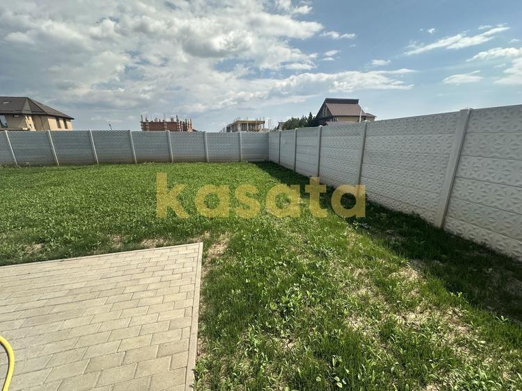 Casă individuală cu 3 camere cu Canalizare în Nord-Est