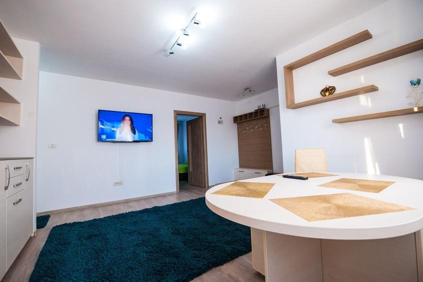 Apartament cu 3 camere semidecomandat în Sânpetru