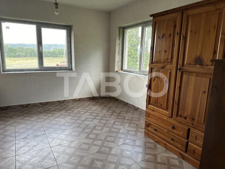 Casă individuală cu 3 camere cu Garaj în Șinca Veche