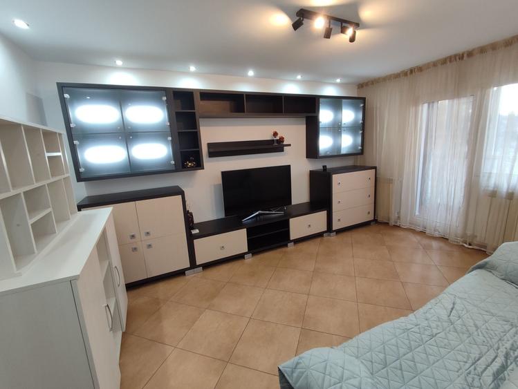 Apartament cu 2 camere decomandat în Nicolina