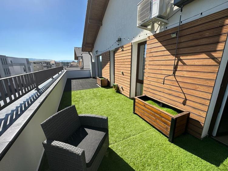 Penthouse cu 3 camere decomandat, mobilat în Arhitecților - Calea Cisnădiei
