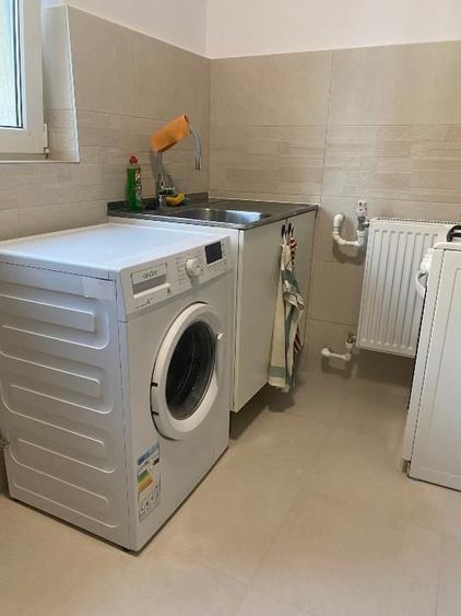 Apartament cu 3 camere semidecomandat, mobilat în Ștefan cel Mare