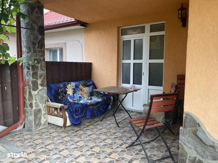 Casă cu 4 camere în Gara Veche
