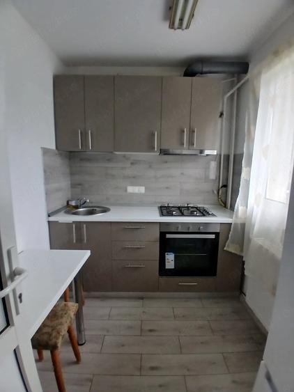 Garsonieră decomandată în Vest