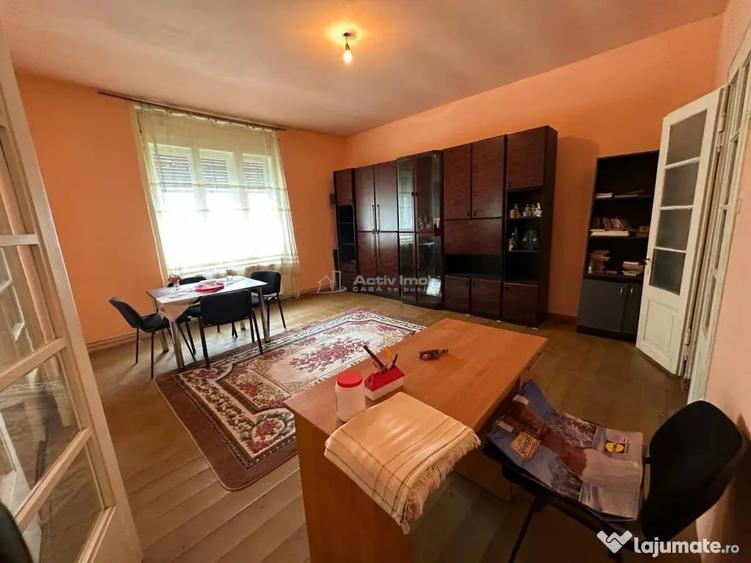 Casă cu 6 camere cu Teren 606 Mp în Central
