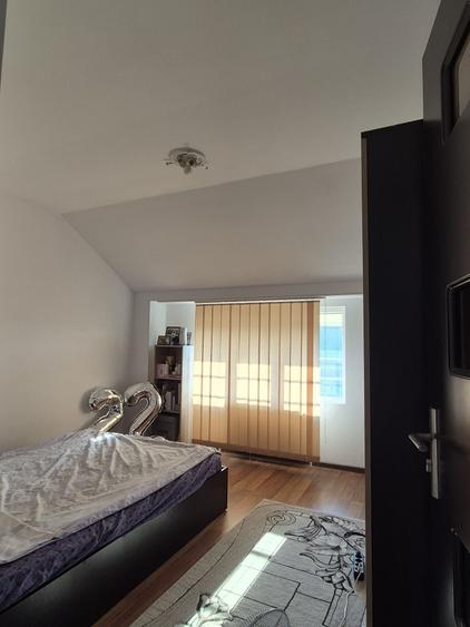 Apartament cu 3 camere decomandat în Spitalul Județean