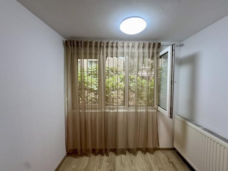 Apartament cu 3 camere decomandat, mobilat în Lipovei