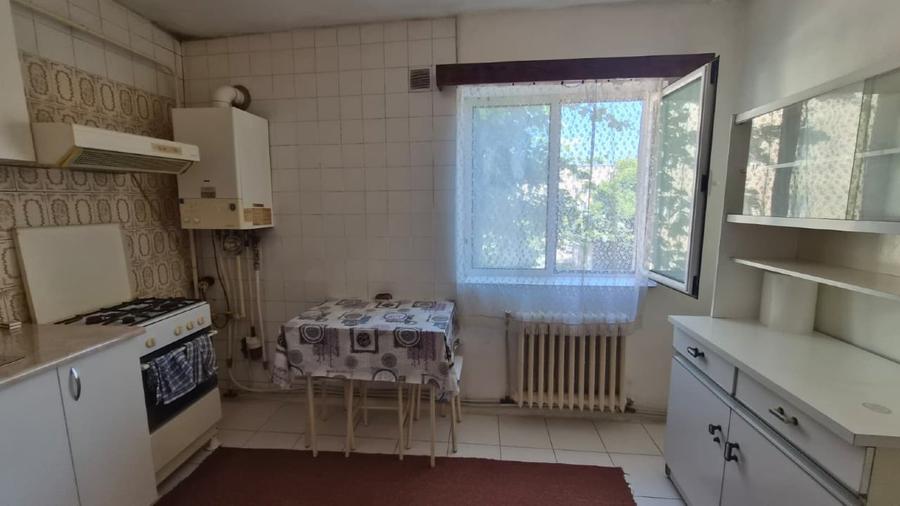 Apartament cu 2 camere semidecomandat, mobilat în Ultracentral