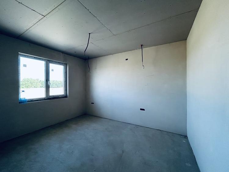 Duplex cu 5 camere cu Teren 410 Mp în Urseni