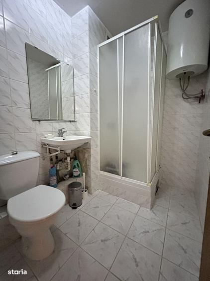 Apartament cu 3 camere decomandat, mobilat în Titan