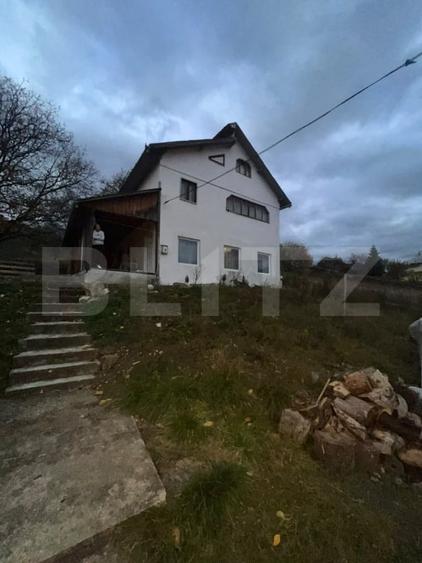 Casă individuală cu 5 camere cu Canalizare în Exterior Nord