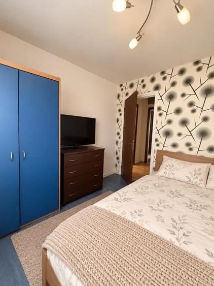 Apartament cu 3 camere semidecomandat, mobilat în Lujerului