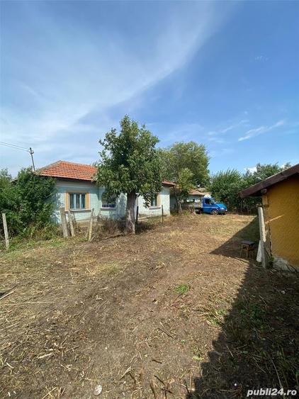 Casă cu 6 camere cu Teren 3400 Mp în Sprâncenata