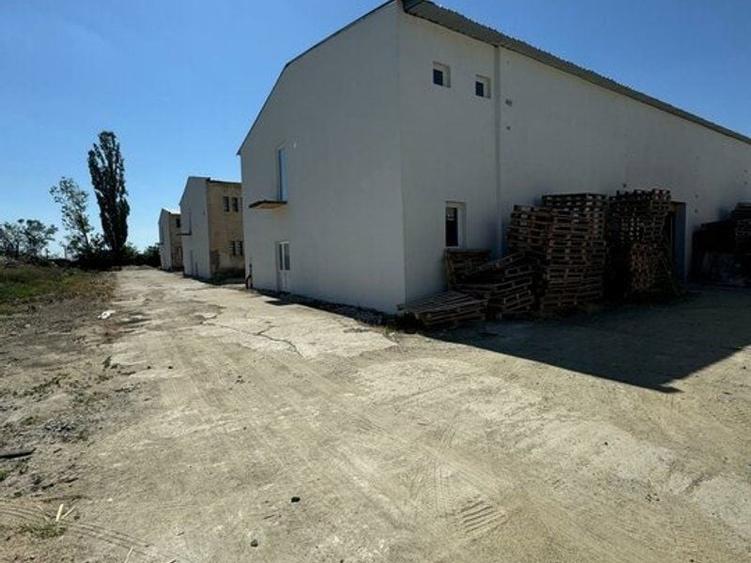 Spațiu industrial, de 640 mp, în Frumușeni