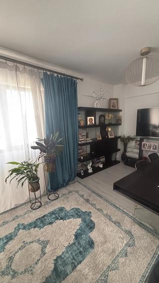 Apartament cu 3 camere decomandat în Ostroveni
