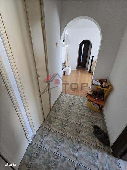 Apartament cu 3 camere decomandat în Mircea cel Bătrân