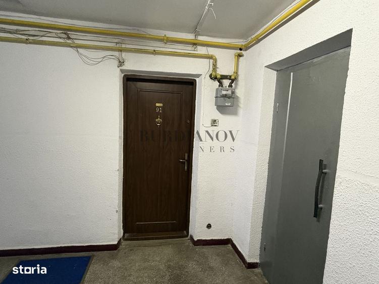 Apartament cu 4 camere semidecomandat în Gorjului