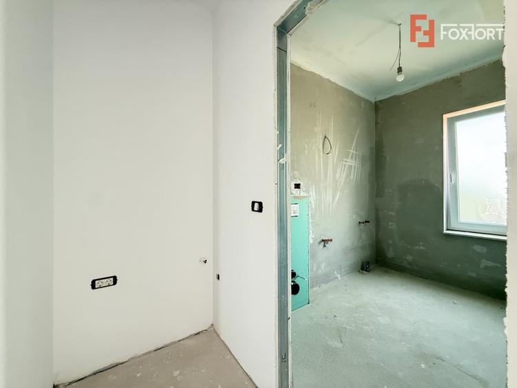 Apartament cu 4 camere în Torontalului