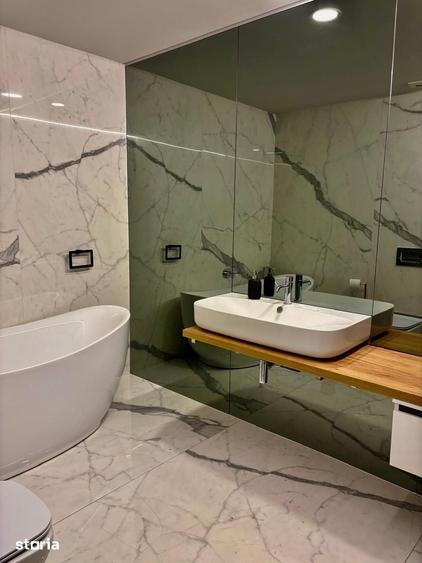 Apartament cu 5 camere în Tei