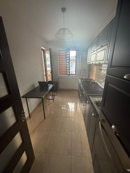 Apartament cu 3 camere decomandat în Militari