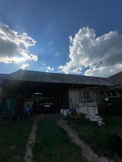Casă individuală cu 5 camere cu Teren 3843 Mp în Lugașu de Sus