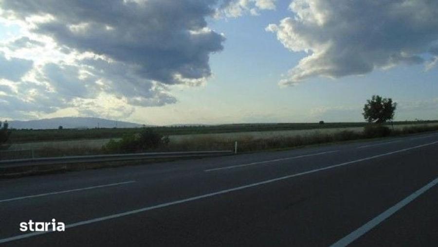 Teren de 7500 mp, în Central