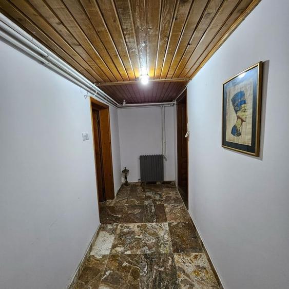 Casă individuală cu 5 camere cu Canalizare în Ultracentral