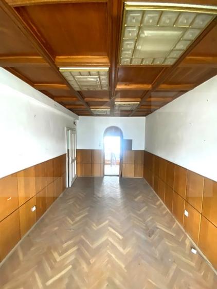 Spațiu comercial, de 594 mp, în Ozun