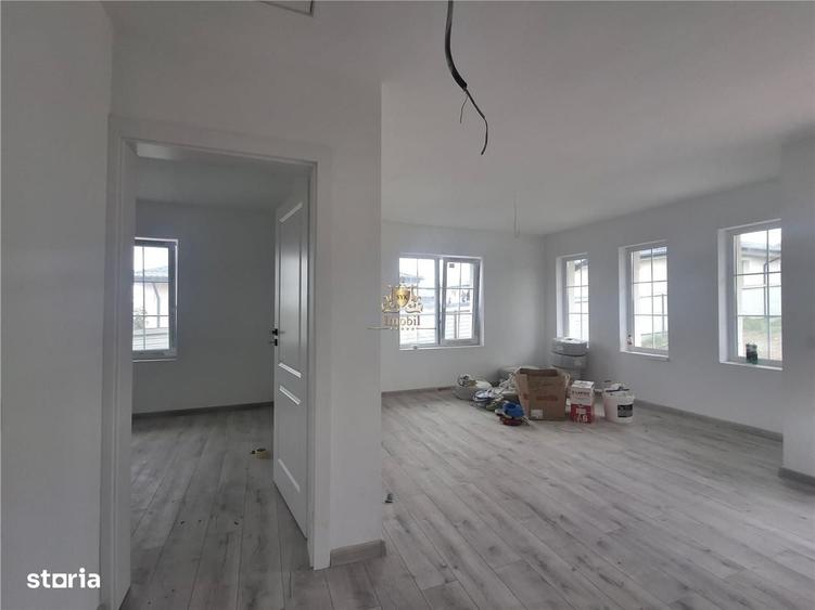Casă cu 3 camere cu Teren 500 Mp în Bucium