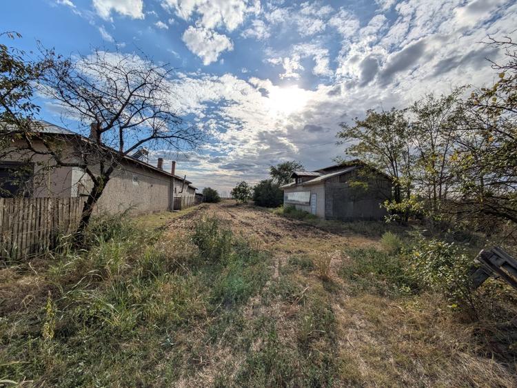 Casă individuală cu 3 camere cu Teren 1187 Mp în Gârbovi