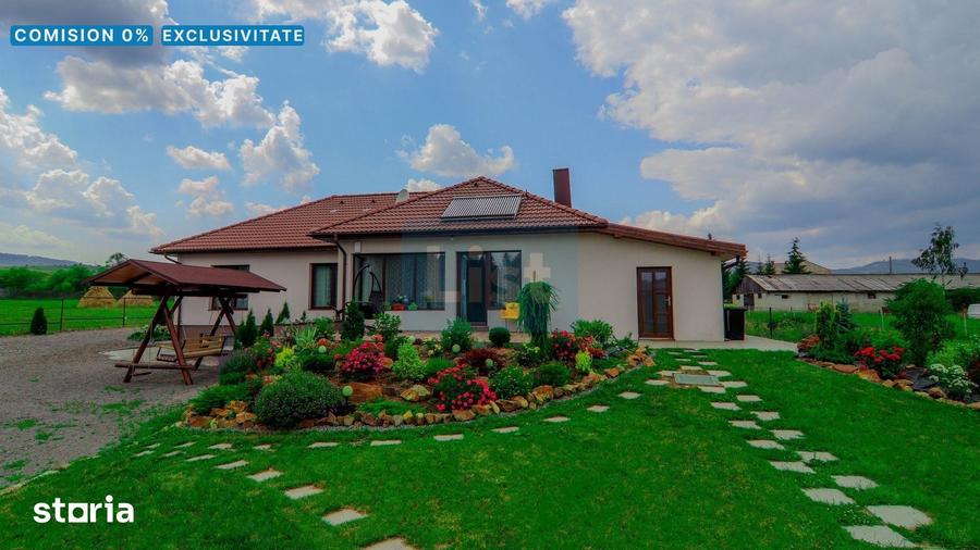 Casă cu 6 camere cu Teren 3500 Mp în Central