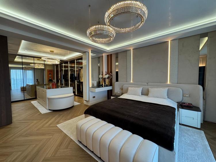 Apartament cu 4 camere decomandat în Aviației