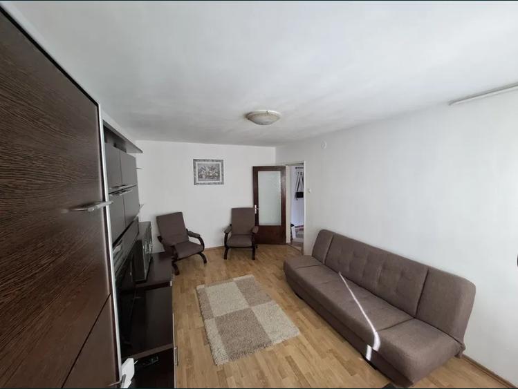 Apartament cu 2 camere decomandat în Ozana