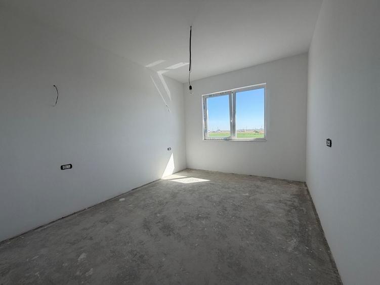 Duplex cu 5 camere cu Canalizare în Săcălaz