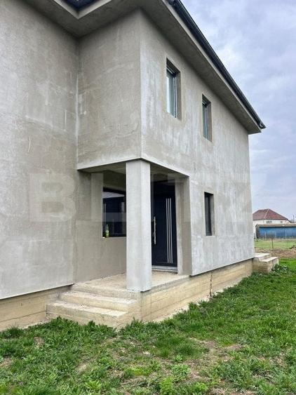 Casă individuală cu 4 camere cu Teren 490 Mp în Titulescu