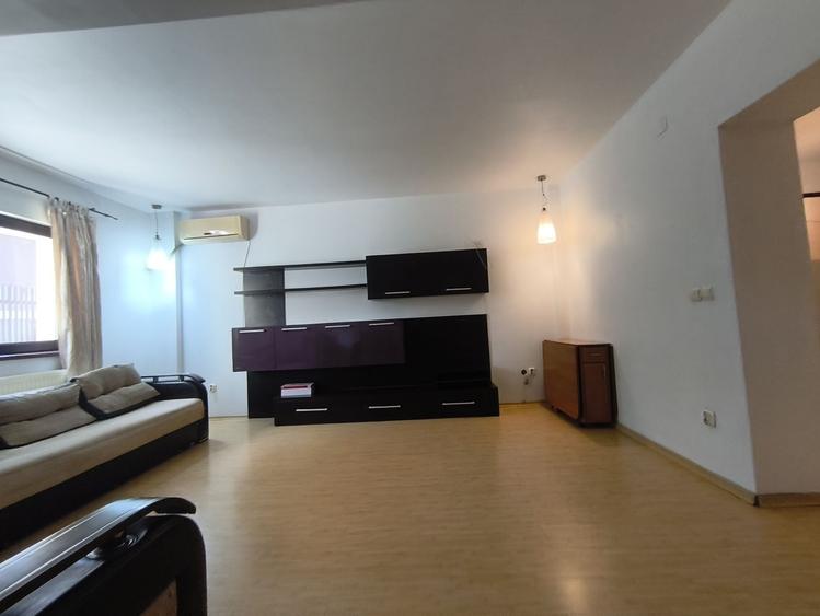 Apartament cu 2 camere decomandat în Mircea cel Bătrân