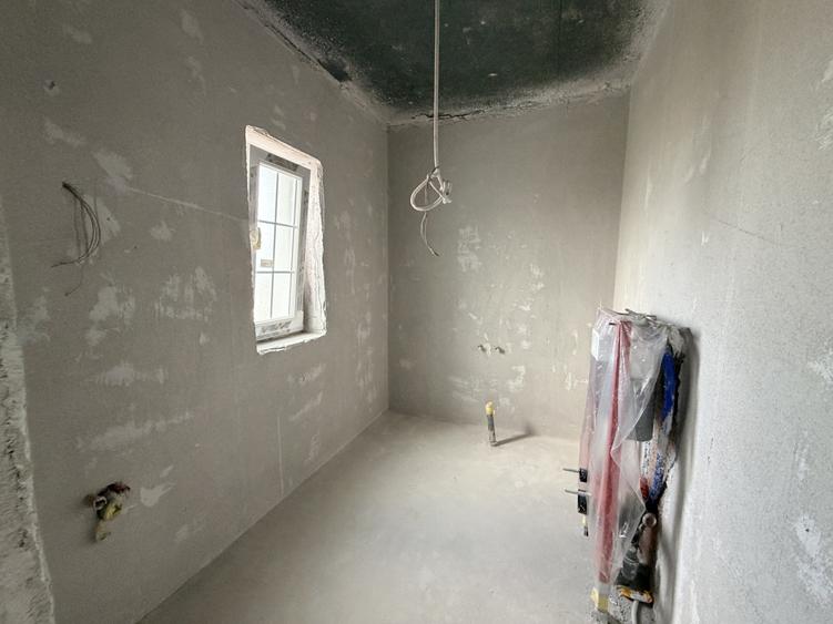 Duplex cu 4 camere cu Canalizare în Moșnița Nouă