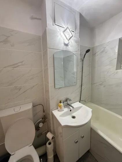 Apartament cu 2 camere decomandat, mobilat în Rovine