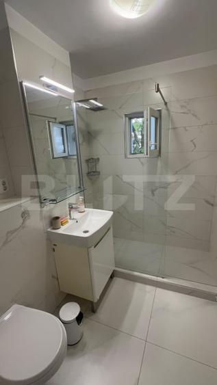 Apartament cu 4 camere semidecomandat, mobilat în Zorilor