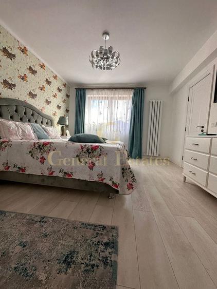 Penthouse cu 4 camere decomandat, mobilat în Noua