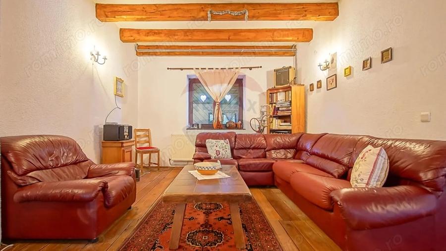 Casă cu 16 camere cu Teren 1368 Mp în Timișu de Sus