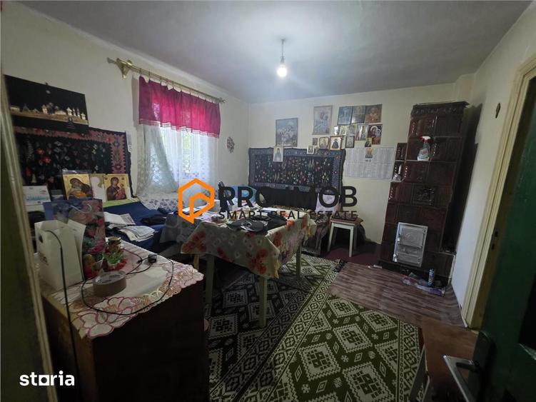 Casă cu 3 camere semidecomandat cu Teren 500 Mp în Central