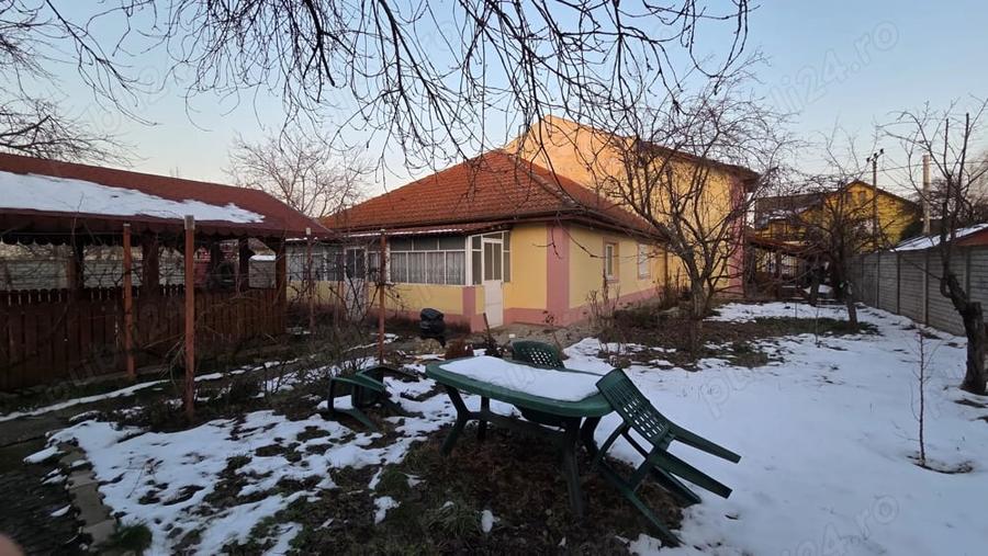 Casă cu 6 camere cu Teren 630 Mp în Girocului