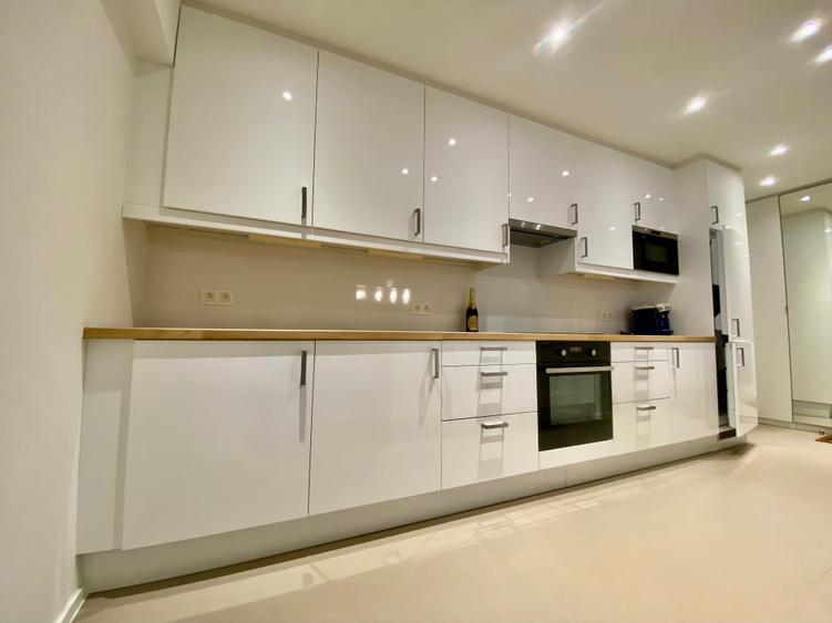 Apartament cu 3 camere decomandat în Nord-Est